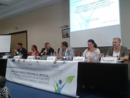 Cauţi o bonă pentru copiii tăi? Alege una calificată!